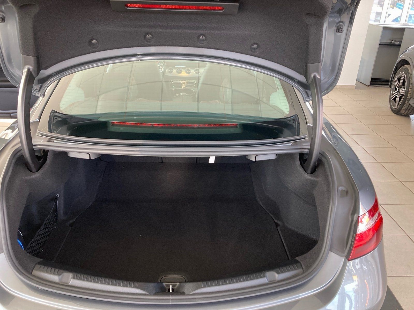 Fahrzeugabbildung Mercedes-Benz E 200 Avantgarde*Totwinkel*Kamera*LED*Park-Pilot