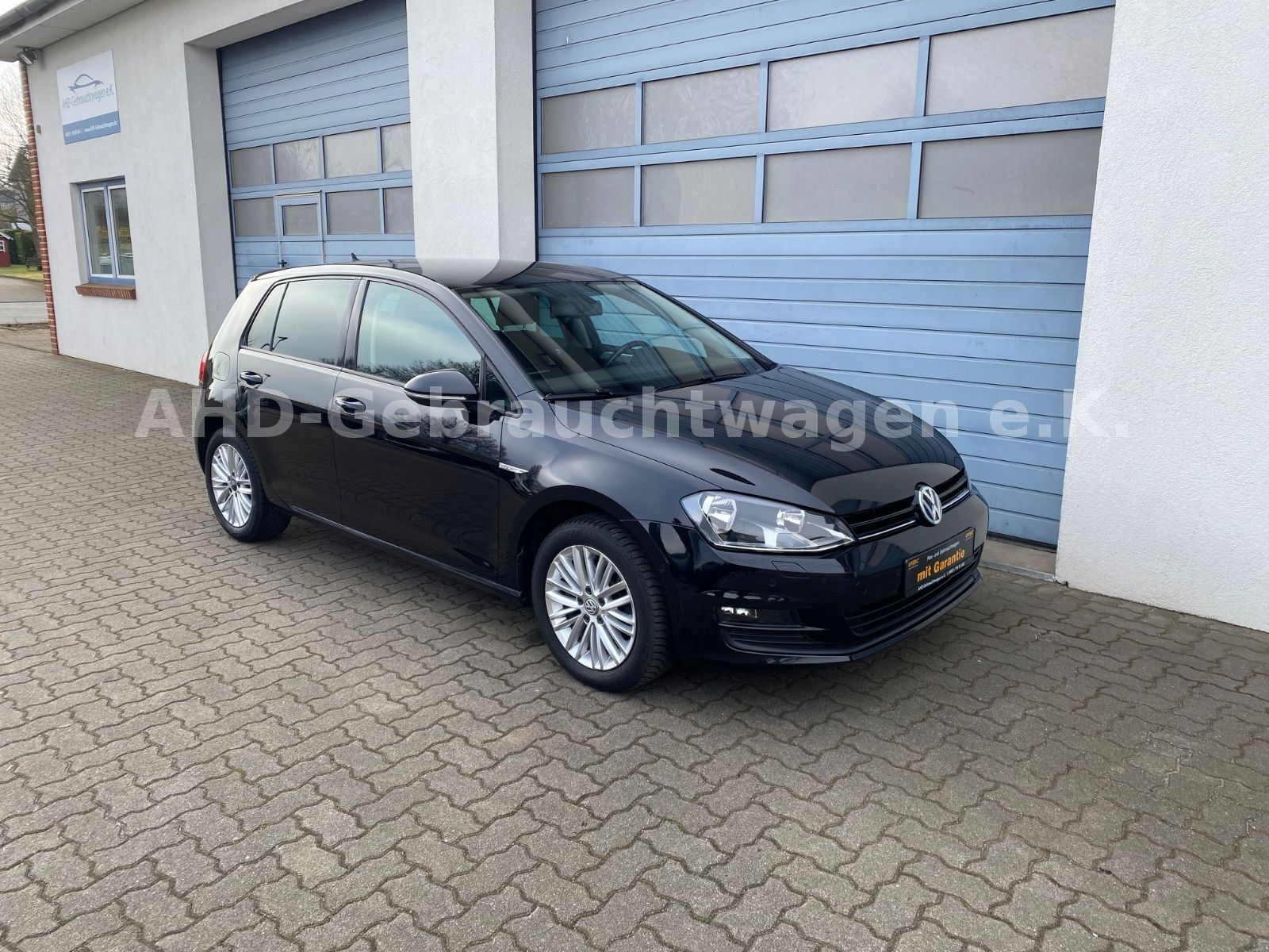 Fahrzeugabbildung Volkswagen Golf VII 1.2 TSI Limousine " Sondermodell Cup "
