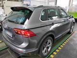 Volkswagen Tiguan DSG 4Motion R-Line 360/Massage/ACC/LED - mit Diesel-Antrieb: Grau, Massagesitze, Geländewagen