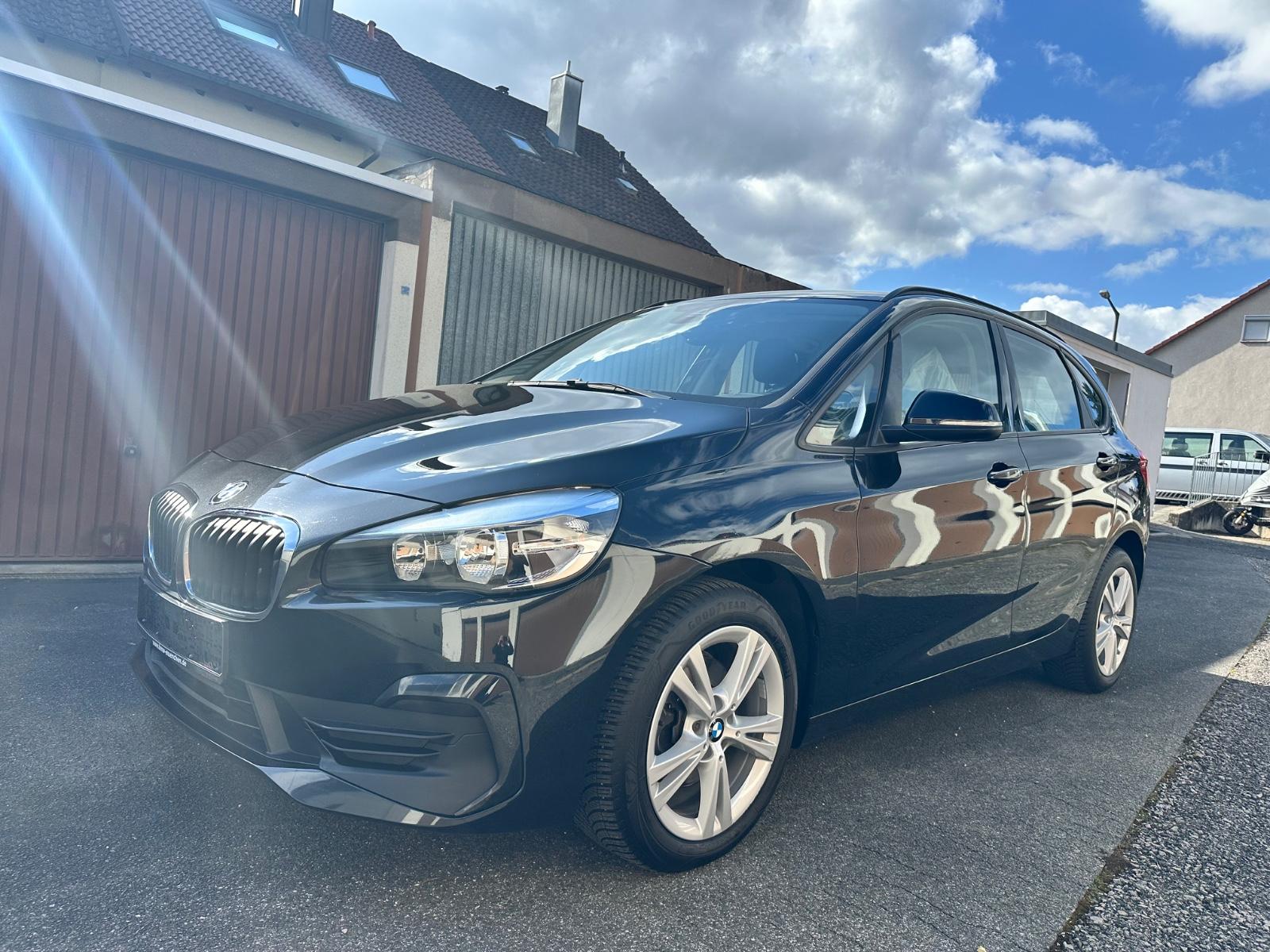 BMW 216 Active Tourer/navi/ahk/temp/pdc