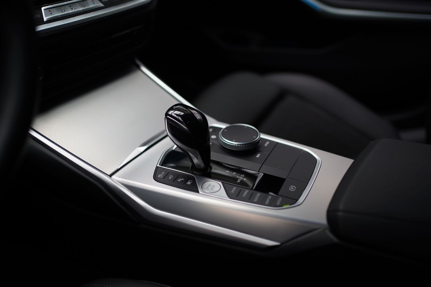 Fahrzeugabbildung BMW 330e xDri Sport Line +HeadUp+Laserlicht+Komfortz