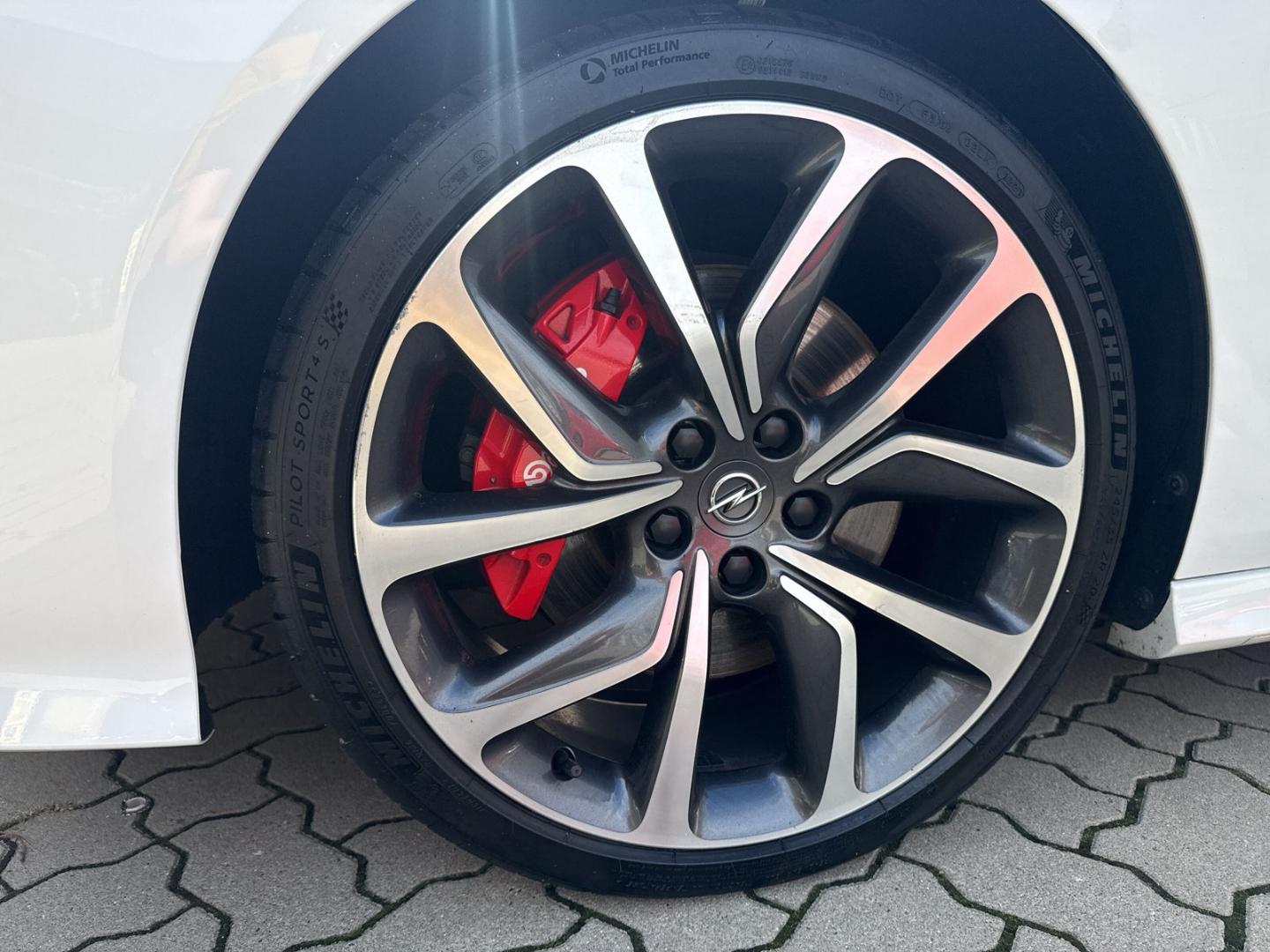Opel Insignia Grand Sport GSi 4x4 HUD El. Fondsitzver