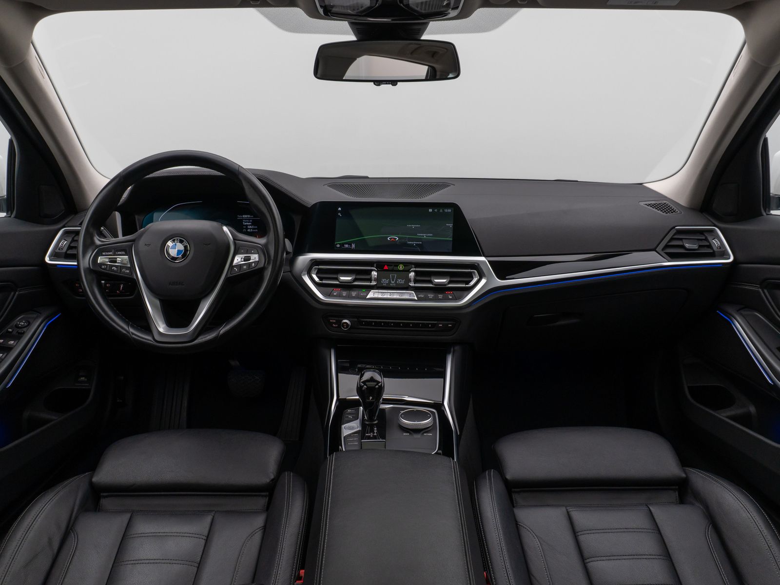 Fahrzeugabbildung BMW 320d  Luxury Line Panorama Kamera DAB AHK Alarm