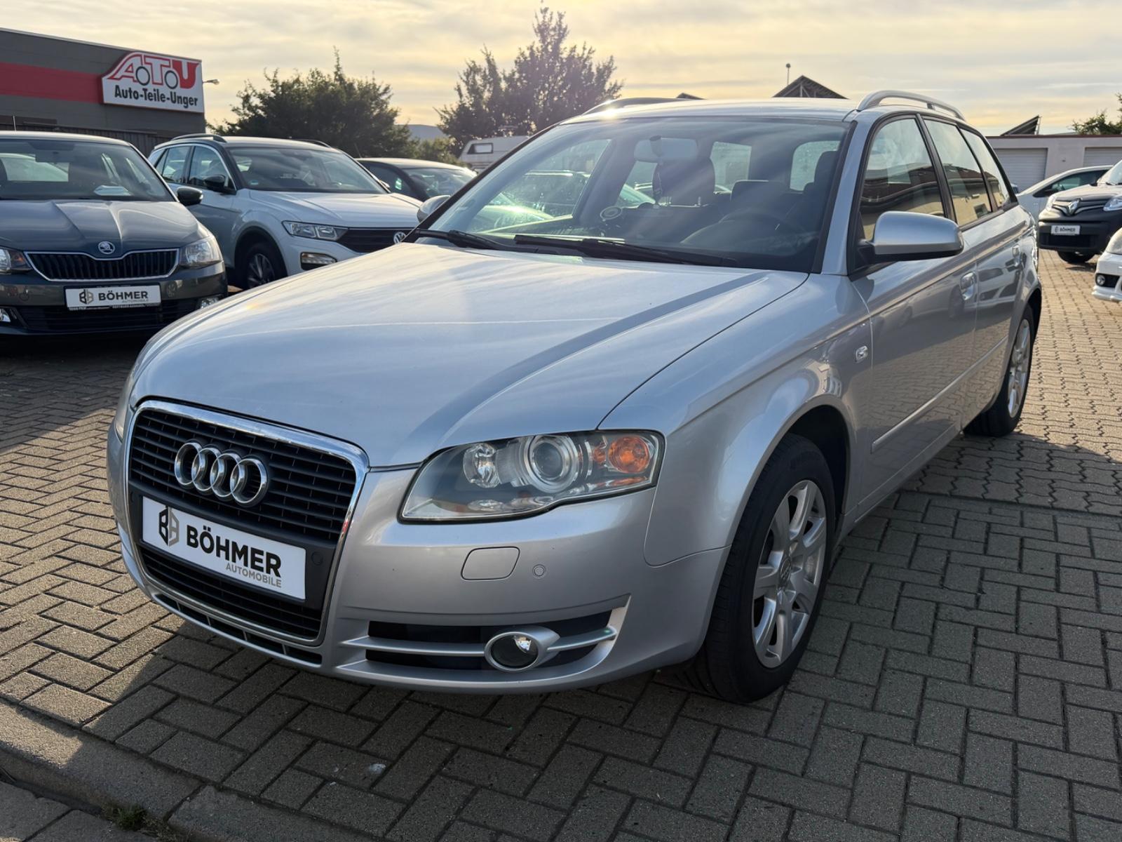 Audi A4 2005 — салон
