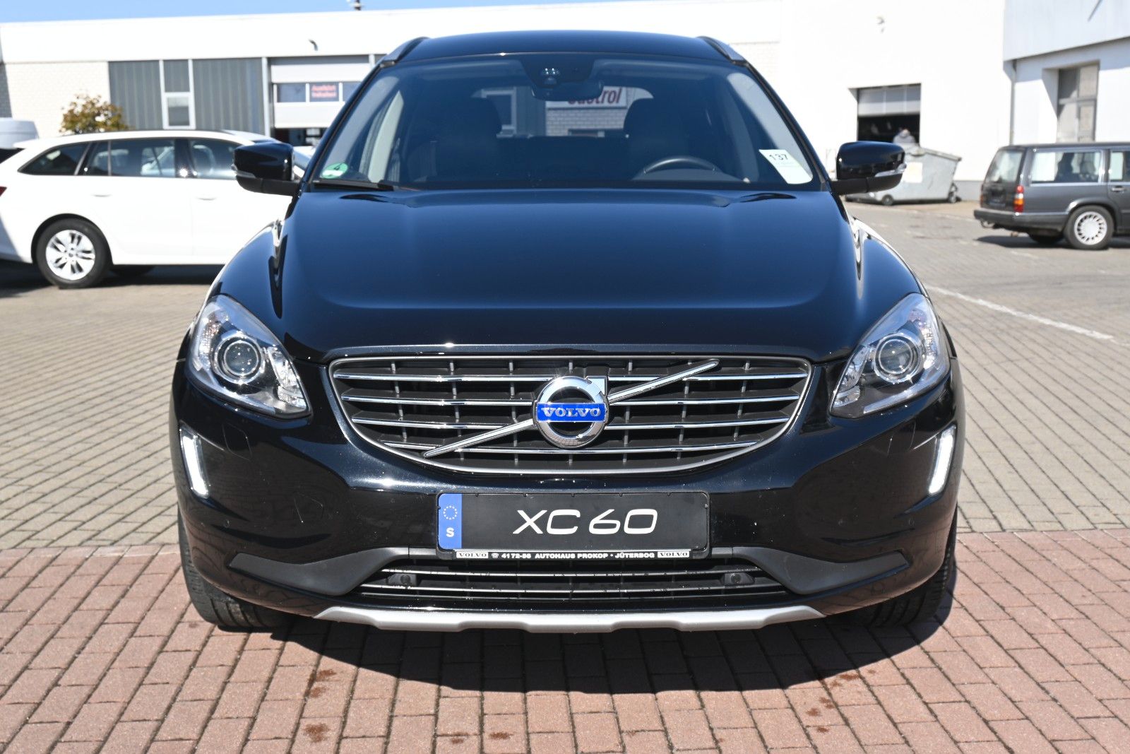 Fahrzeugabbildung Volvo XC60 D4 FWD Autom. Summum*STDHZG*RFK*