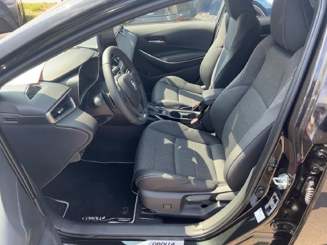 Fahrzeugabbildung Toyota Corolla TS Hyb. Teamplayer + Technik Paket TS