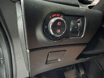 MYAUTOCENTER – Gebraucht- und Jahreswagen mit Werkstattservice in Pfaffenhofen Opel Astra J Sports Tourer Exklusiv *2. Hand*Kamera*