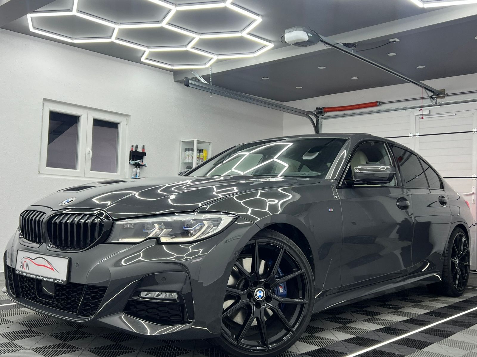 Fahrzeugabbildung BMW 330 d Lim. M SPORT/LASER/H&K/HuD/ACC/eGSD/LIVE