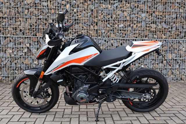 KTM 390 Duke