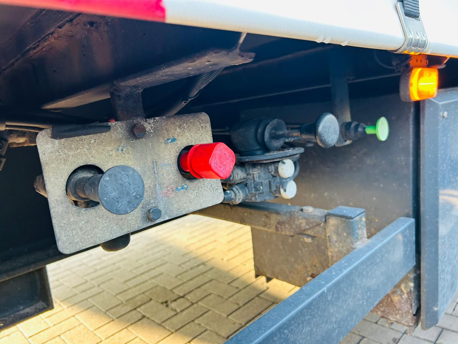 Fahrzeugabbildung Andere Mega Gabelstaplertransporter Ladebordwand9t