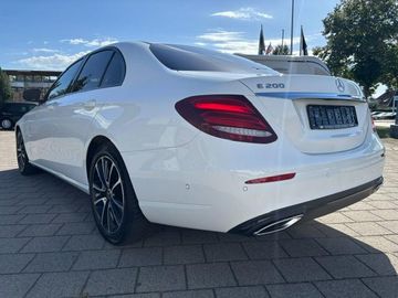 Mercedes-Benz E 200 2.0 Avantgarde Aut. Limousine