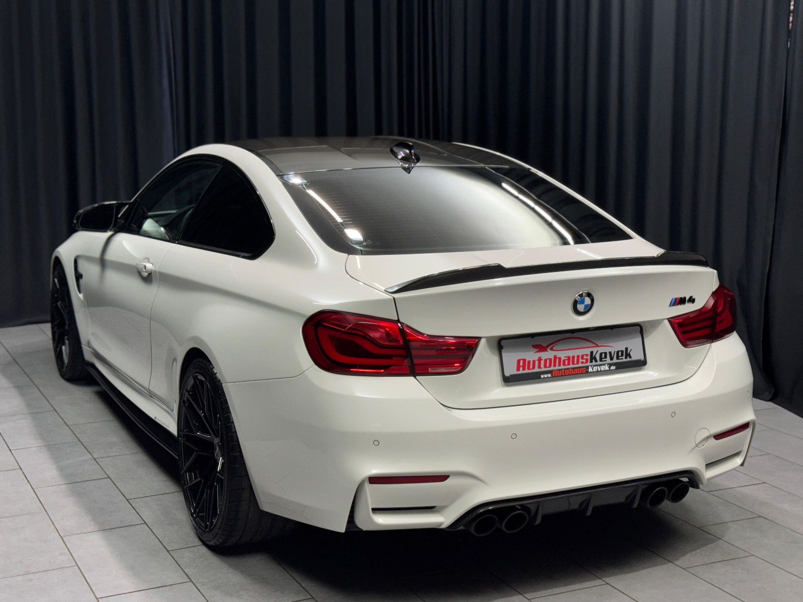 Fahrzeugabbildung BMW M4 Competition COUPE|H&K|HEAD-UP|360°|KARBON