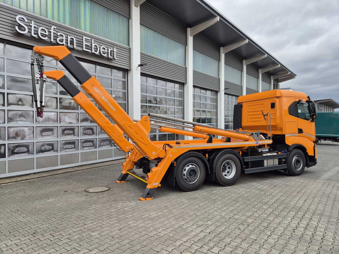 Fahrzeugabbildung Iveco X-Way AS280X46Y/PS ON 6x2 MEILLER  AK16 Intarder
