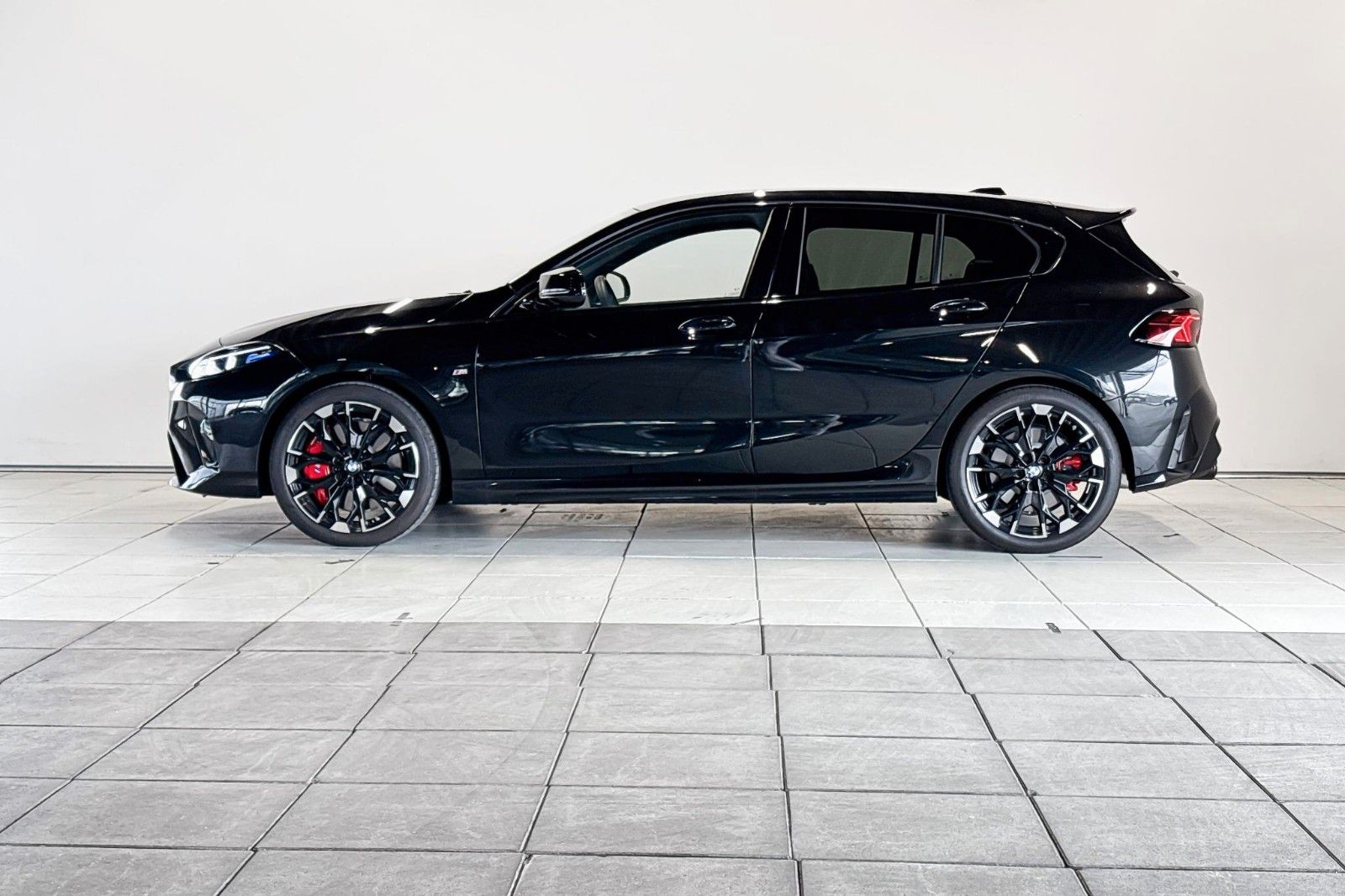 BMW M135 xDrive | M Sportpakket Pro | Driving Plus imagem 2