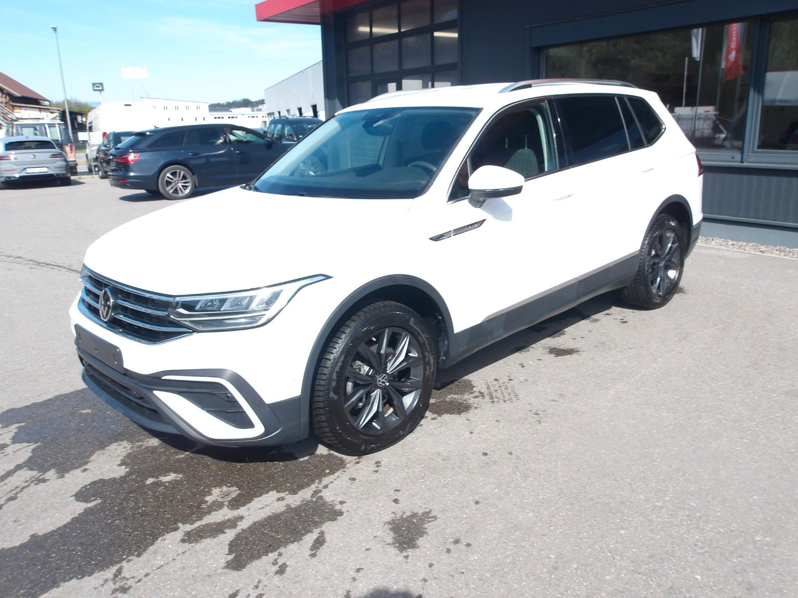 Volkswagen Tiguan Allspace Life 4M. EXP € 21290.-