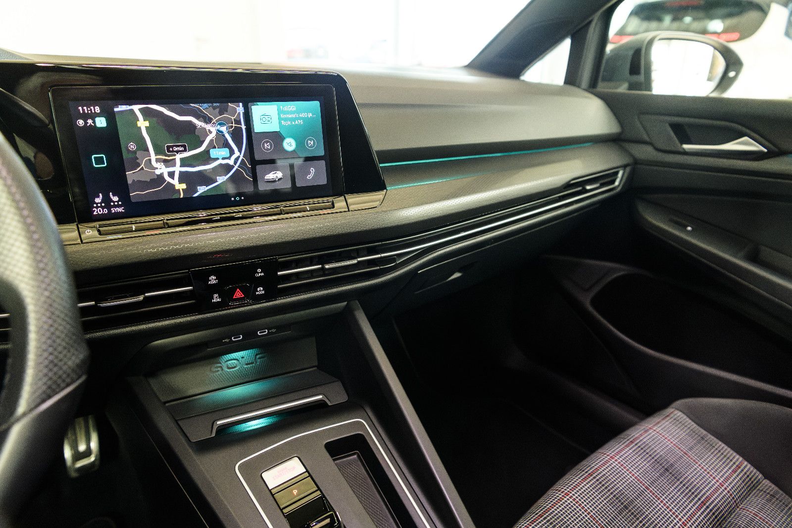 Fahrzeugabbildung Volkswagen Golf VIII GTI +Matrix +Panorama +LED +ACC