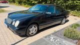 Mercedes-Benz Mercedes E220 - gebrauchte Mercedes-Benz E 220 aus dem Jahr 2001