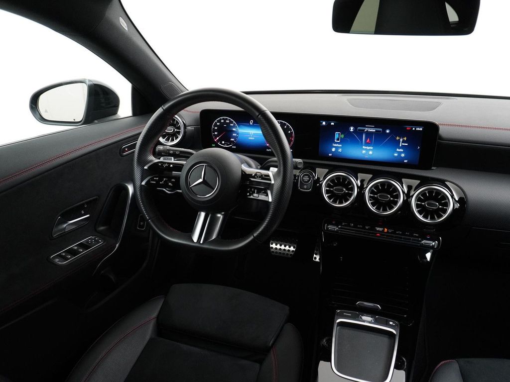 Mercedes-Benz CLA 180 Shooting Brake Star Edition AMG Line