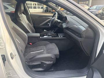 Bild 11 Opel Astra GSe AT8/NAVI/SHZ+LHZ/PDC VO+HI+360CAM