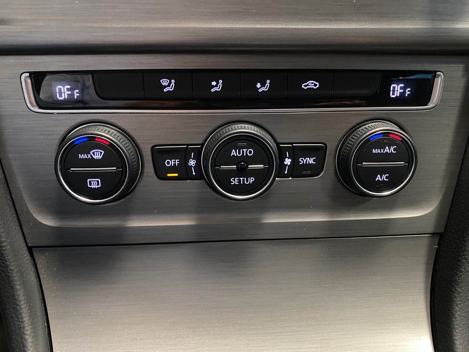 Fahrzeugabbildung Volkswagen Golf 7 1.2 TSI Comfortline+GARANTIE+2.HAND+ALU++