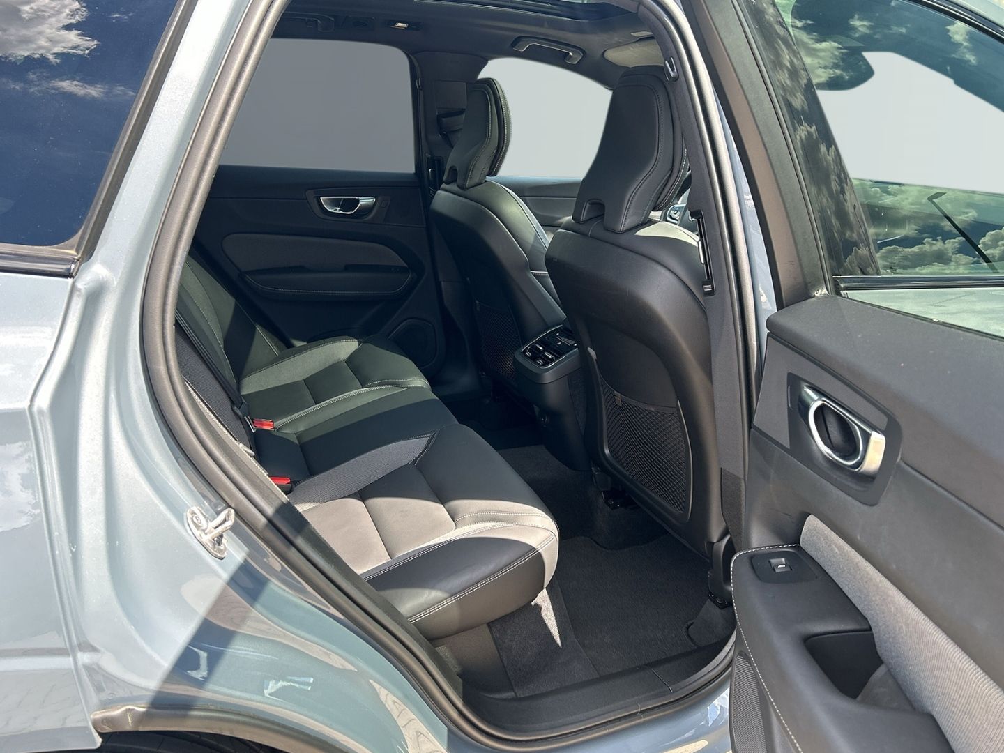 Volvo XC60 B4 Diesel AWD Ultimate Dark 21'' ACC AHK St foto 5