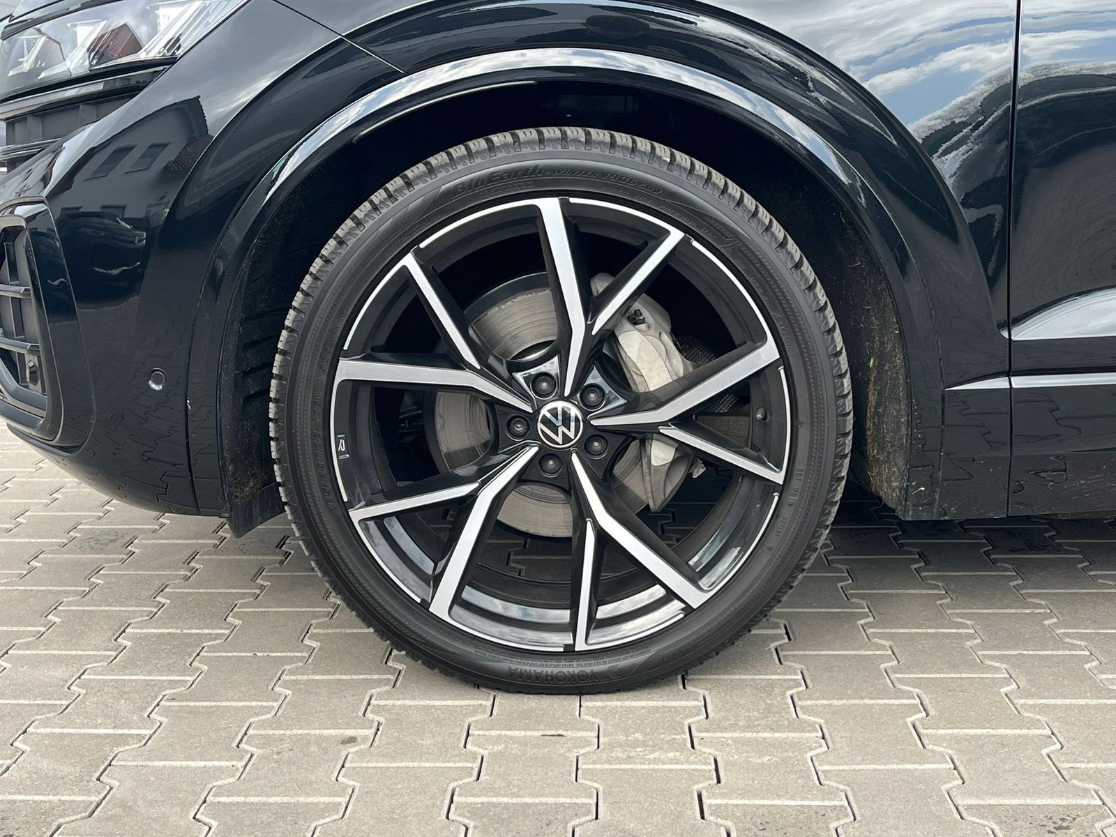 Fahrzeugabbildung Volkswagen Touareg 3.0TDI 4M R-Line VOLL Black 22" UPE 114T
