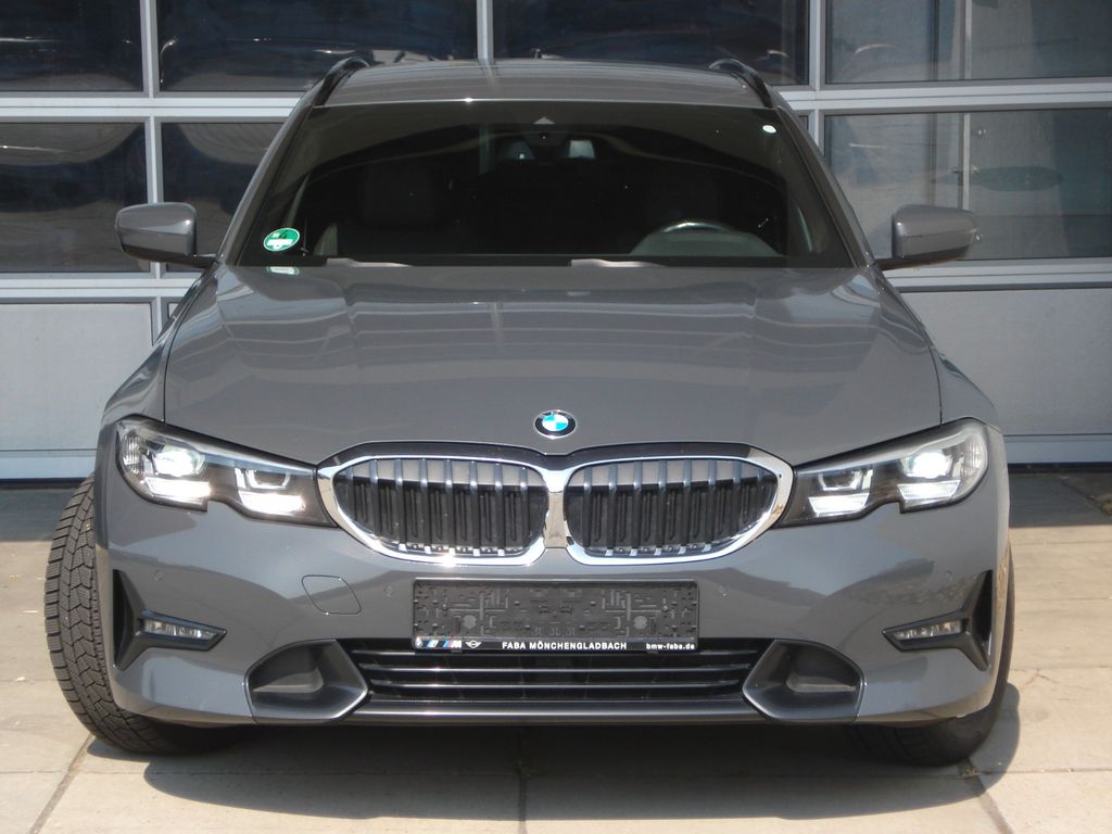 Image of BMW 320