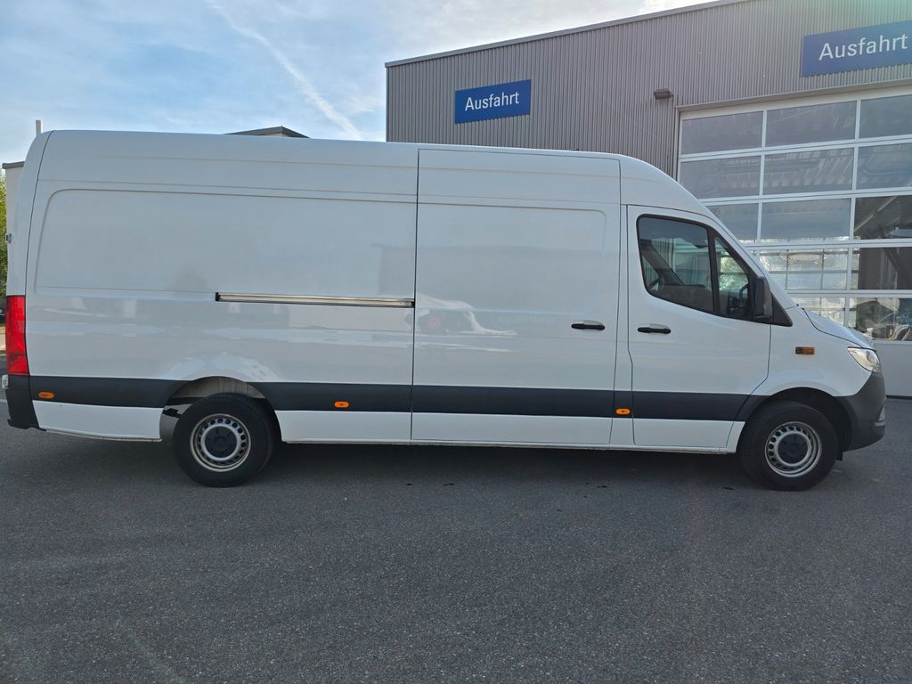 Image of Mercedes-Benz Sprinter