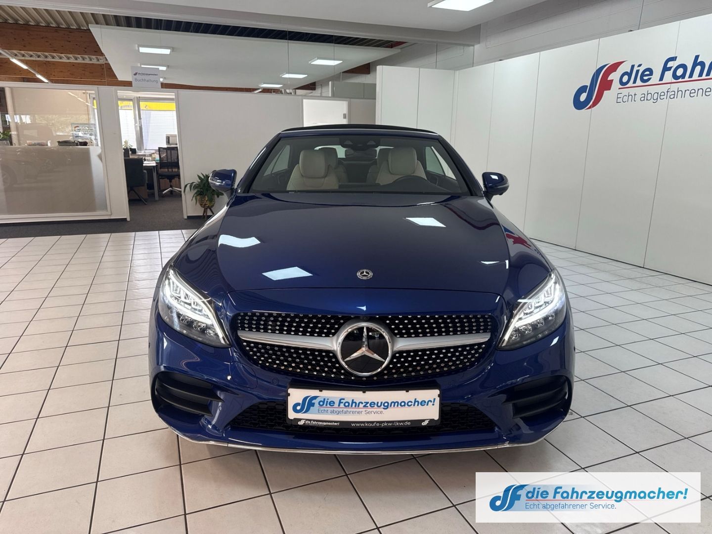 Fahrzeugabbildung Mercedes-Benz C 200 Cabrio 4Matic Sportpaket AMG LED Leder Mem