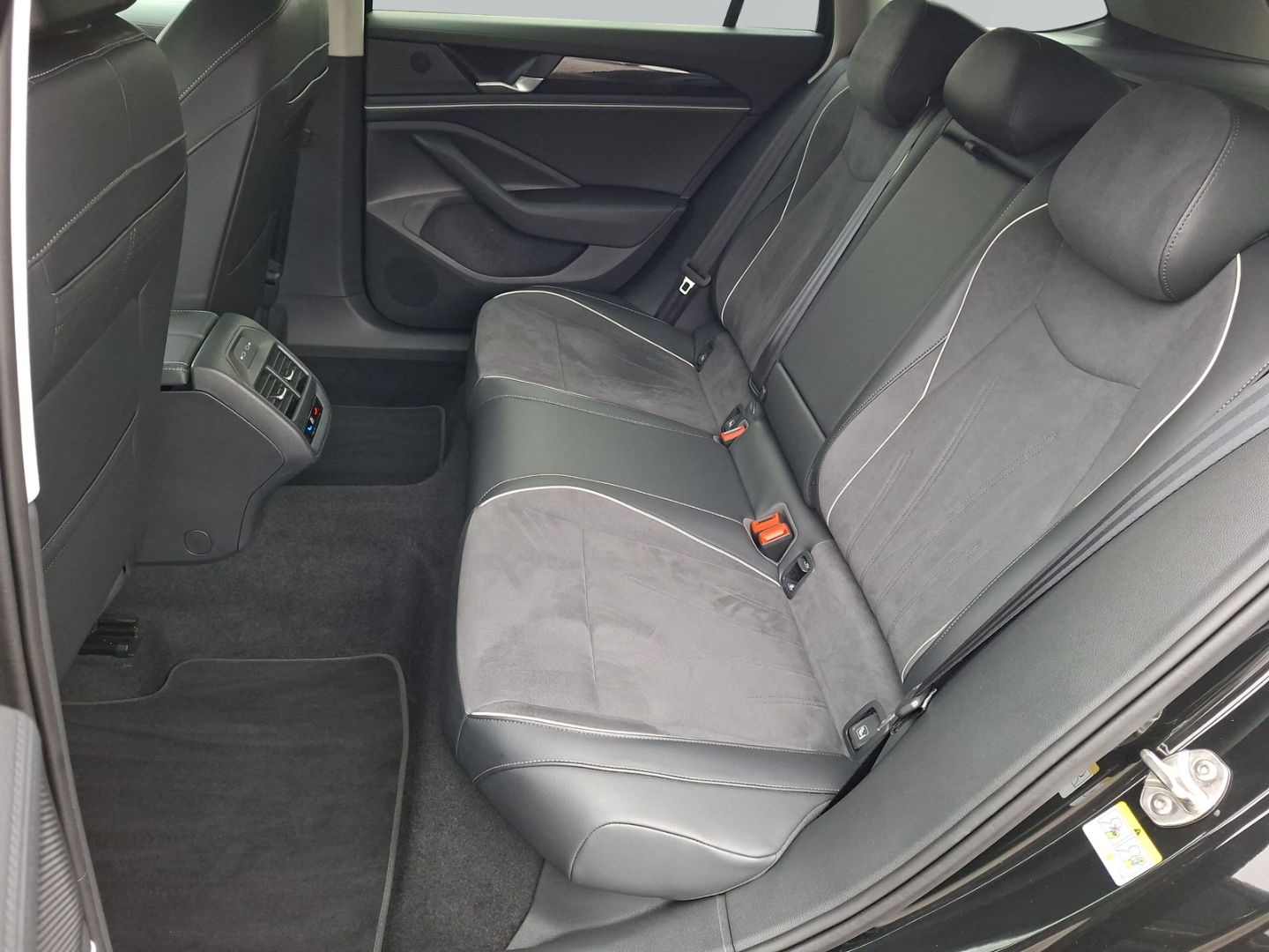 Passat Variant 1.5 eTSI DSG Business *AHK*NAVI*K