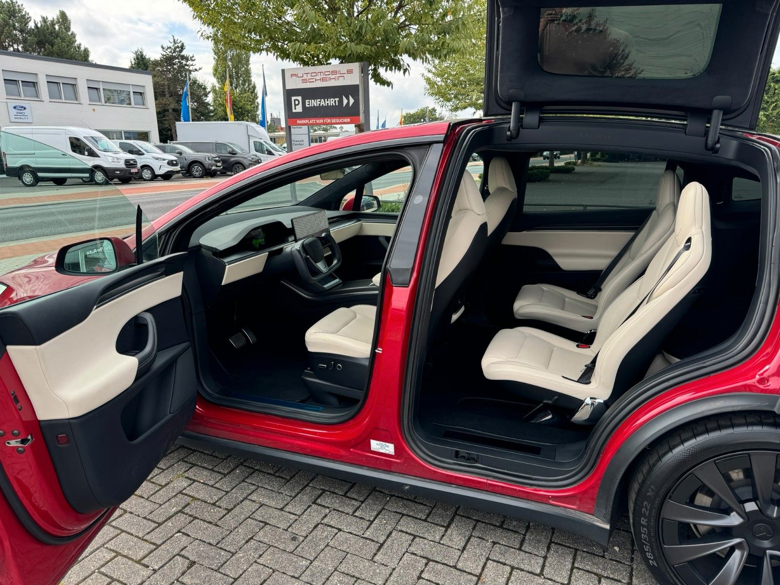 Tesla Model X Plaid
