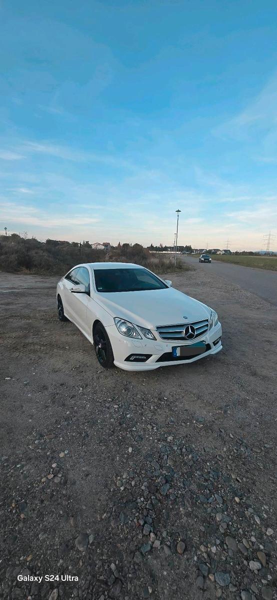 Mercedes-Benz E 200
