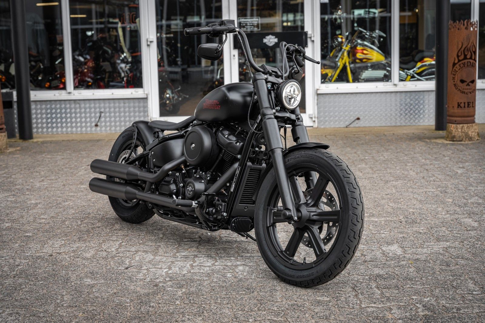 Fahrzeugabbildung Harley-Davidson SOFTAIL STANDARD FXST UMBAU Sofort verfügbar!
