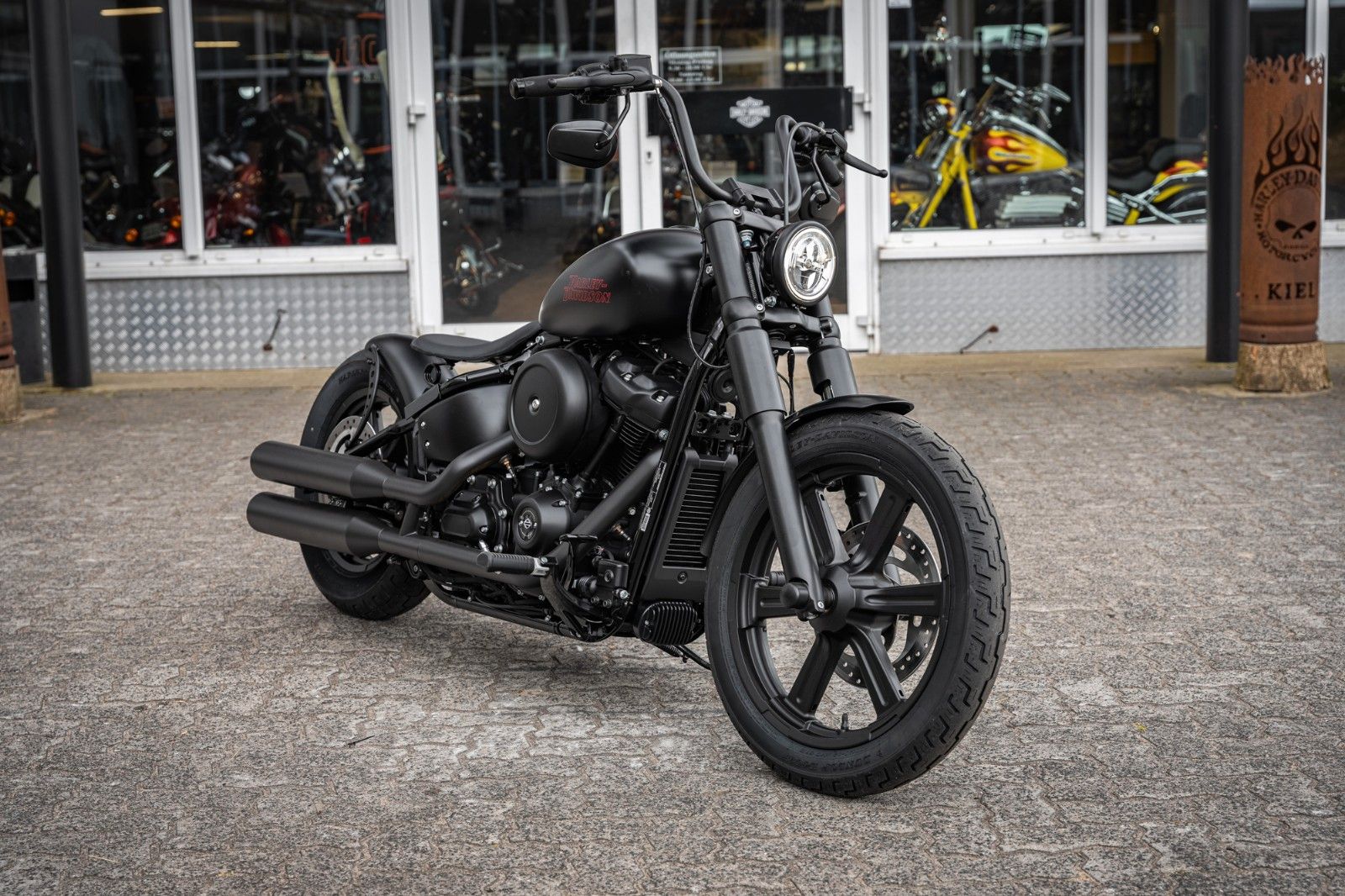 Fahrzeugabbildung Harley-Davidson SOFTAIL STANDARD FXST MY23  - HD KIEL UMBAU