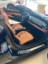 Ferrari 296 GTS - : Blau, Plug-In Hybrid, Cabrio