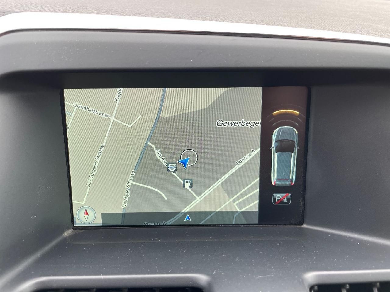 Fahrzeugabbildung Volvo XC60 Momentum 2WD