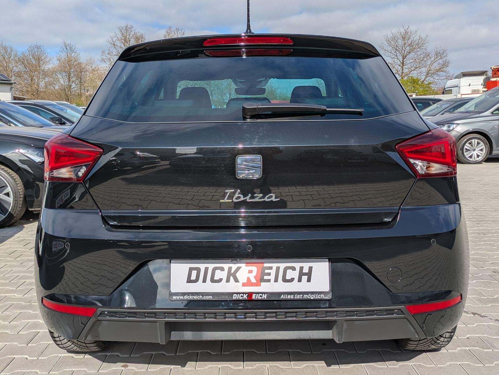Fahrzeugabbildung SEAT Ibiza Xcellence 1.0 TSI VOLL-LED*ACC*APP*KAMERA