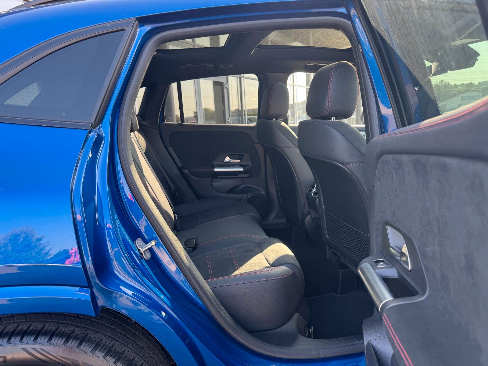 Fahrzeugabbildung Mercedes-Benz GLA 200 AMG+PANO+DistrPlus+RFK+Night