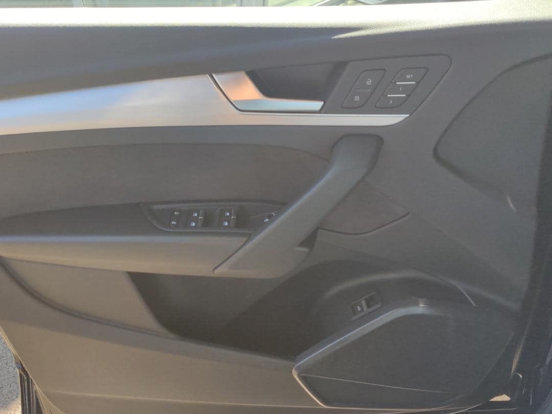 Fahrzeugabbildung Audi Q5 Sportback 2x S-Line 40 TDI quattro Leder Head