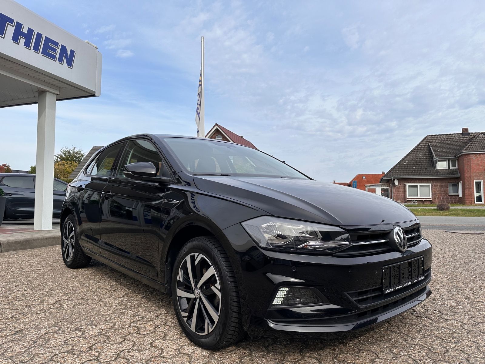Fahrzeugabbildung Volkswagen Polo 1.0 TSI Comfortline APP/SHZG/GJR/PDC