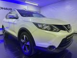 Nissan Qashqai 360° KEY PANO SZHG DAB SPUR TEMPO AMBIEN - Nissan in Düsseldorf