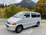 Toyota Hiace 2.5 D-4D 9-Sitze - Toyota Hiace mit Diesel-Antrieb