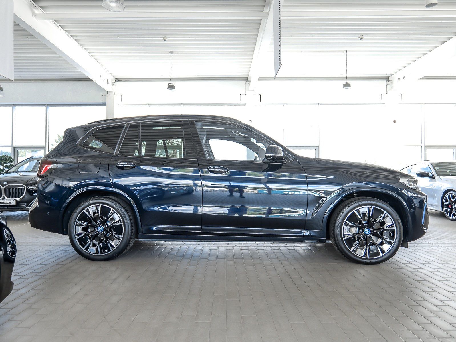 BMW iX3 - Bild 11