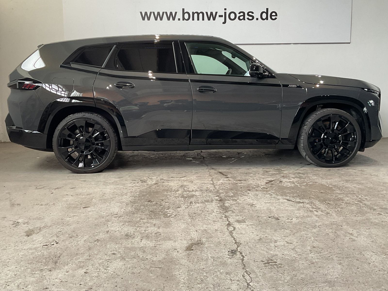 Fahrzeugabbildung BMW XM 50e 23" LMR, M Fahrwerk Professional, Sitzbel