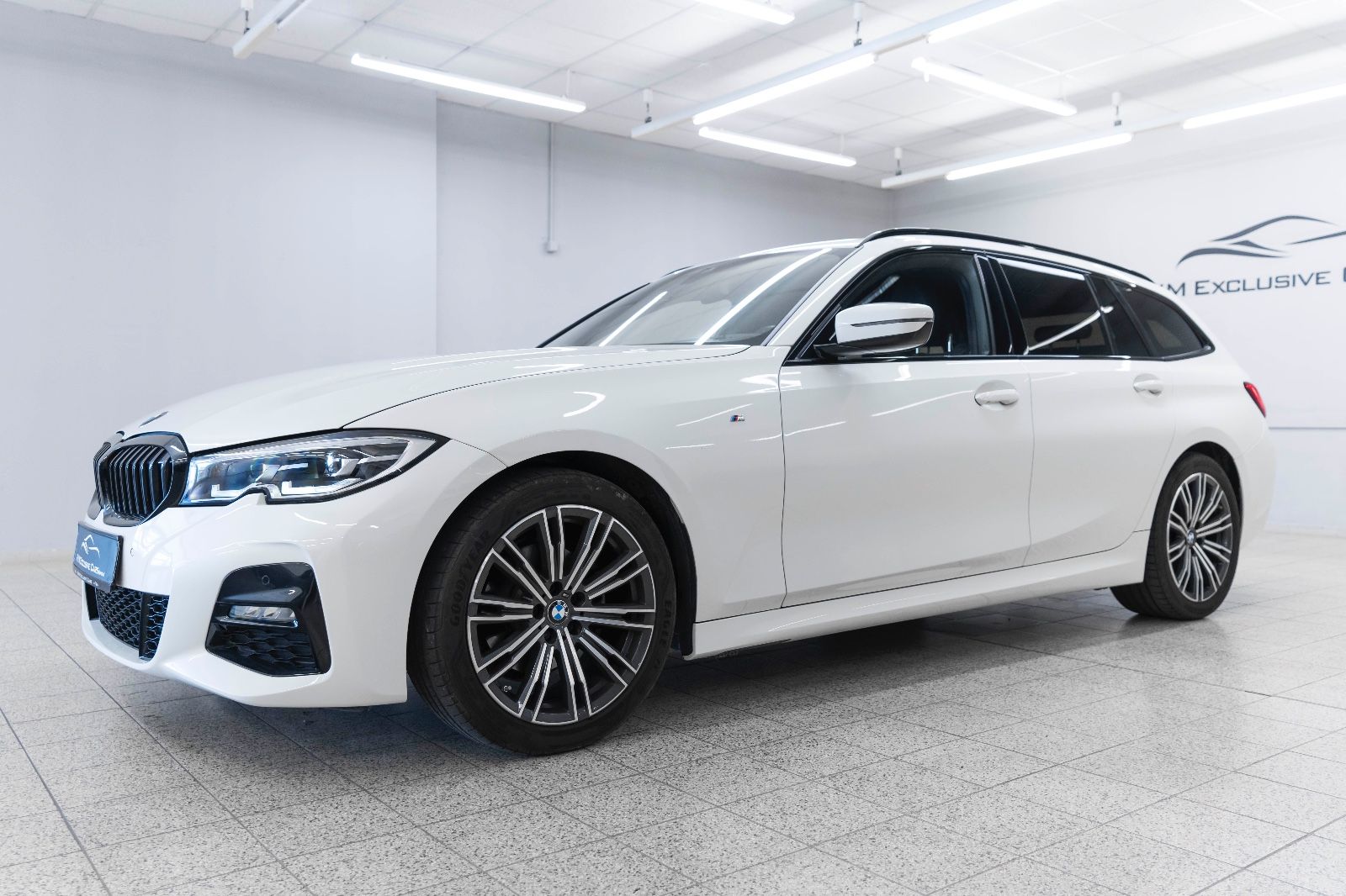 Fahrzeugabbildung BMW 320d Touring  M Sport PDC SZH