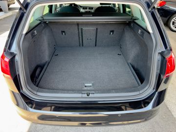 Volkswagen Golf - 10