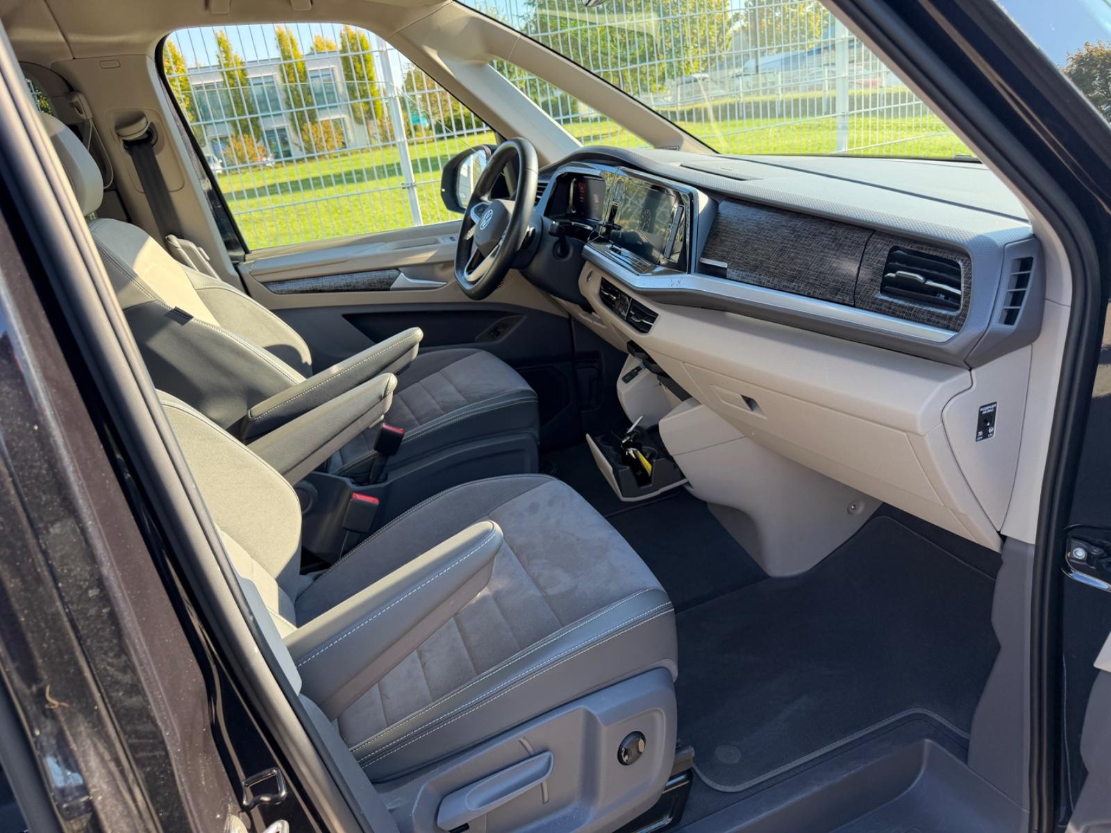 Volkswagen T7 Multivan eHybrid lang Panorama/7Sitze-Voll!