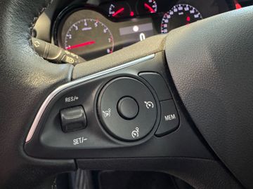 Bild 19 Opel Crossland (X) Crossland GS 81kW MT6 Kamera LED