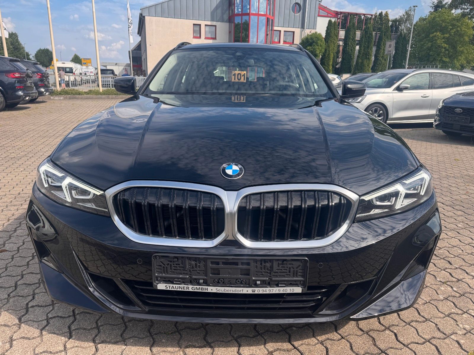 BMW 318i Touring KAMREA NAVI DAB KLIMAAUTOMATIK foto 11
