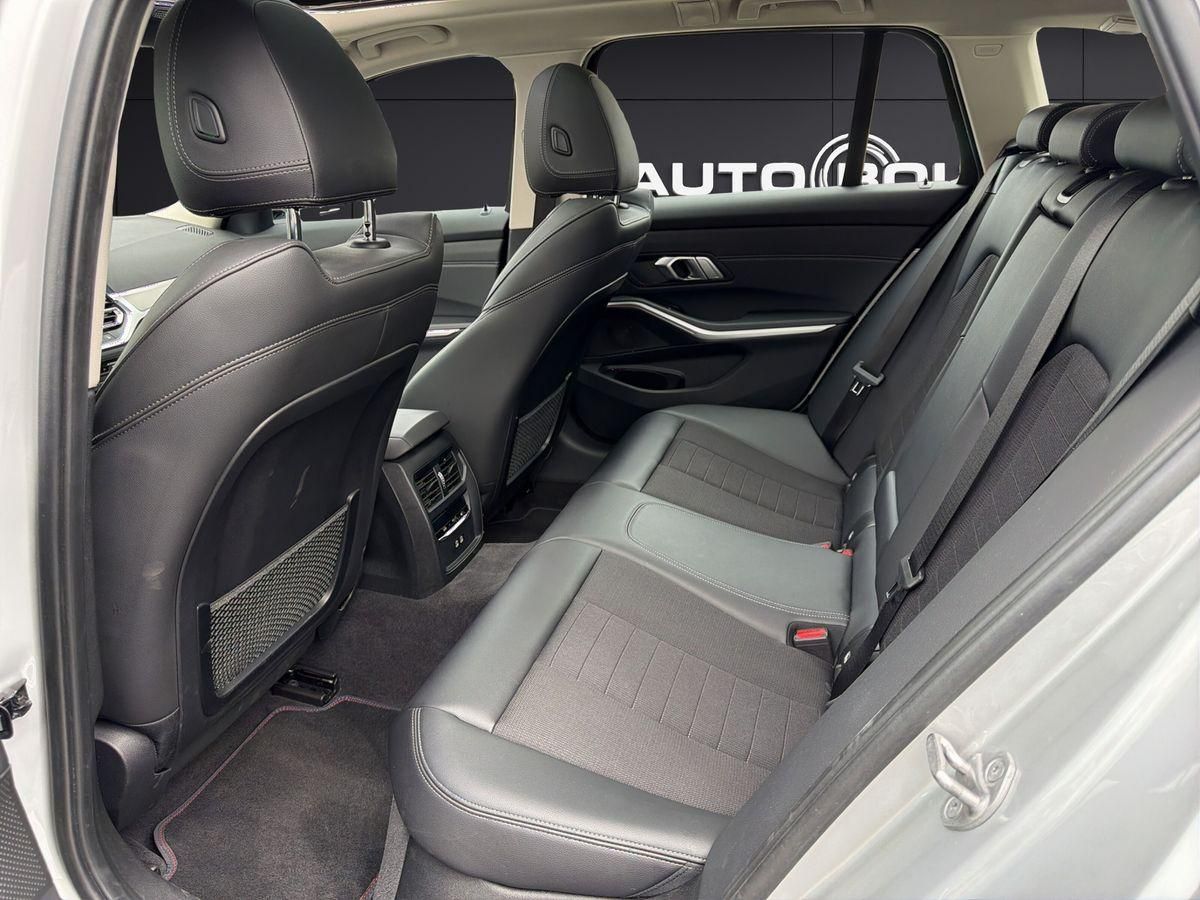 BMW 330 i Sport Line Pano LED Klimaa. PDC foto 12